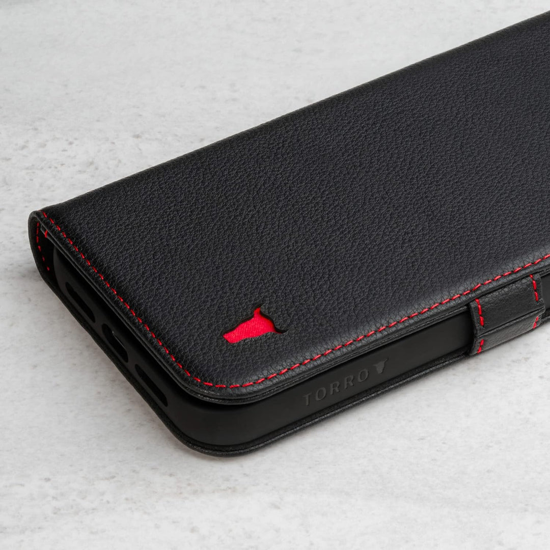 TORRO Handyhülle kompatibel mit iPhone 14 Plus - Echte Lederhülle mit Kartenfächern und horizontaler