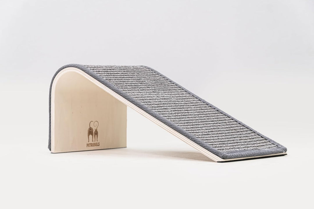 Petrebels Katzen Kratzbrett Archie 38, Kratzbretter aus Holz mit Sisalmatte, Design Kratzteppich für