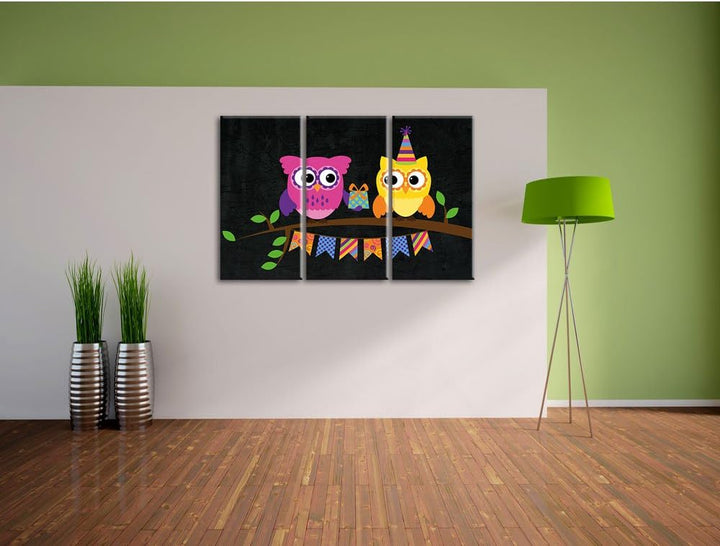 Pixxprint Eulen mit Geschenk auf AST als Leinwandbild/Grösse: 3 Teilig (120x80) cm/Wandbild/Kunstdru