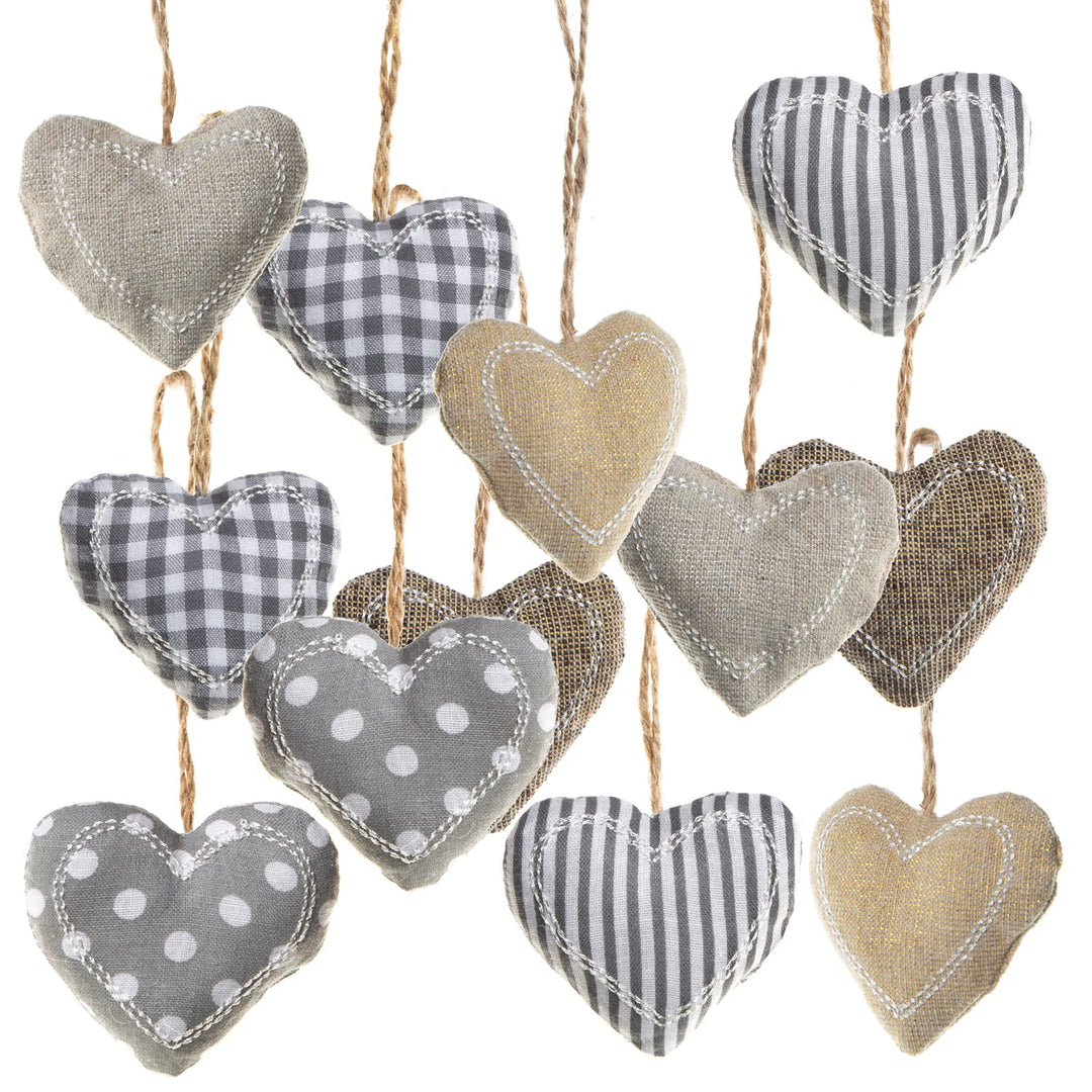 12 Stoffherzen Anhänger beige 6 cm – Hochzeitsgeschenk | Stoff-Herzanhänger Muttertag Deko 12 Stück,