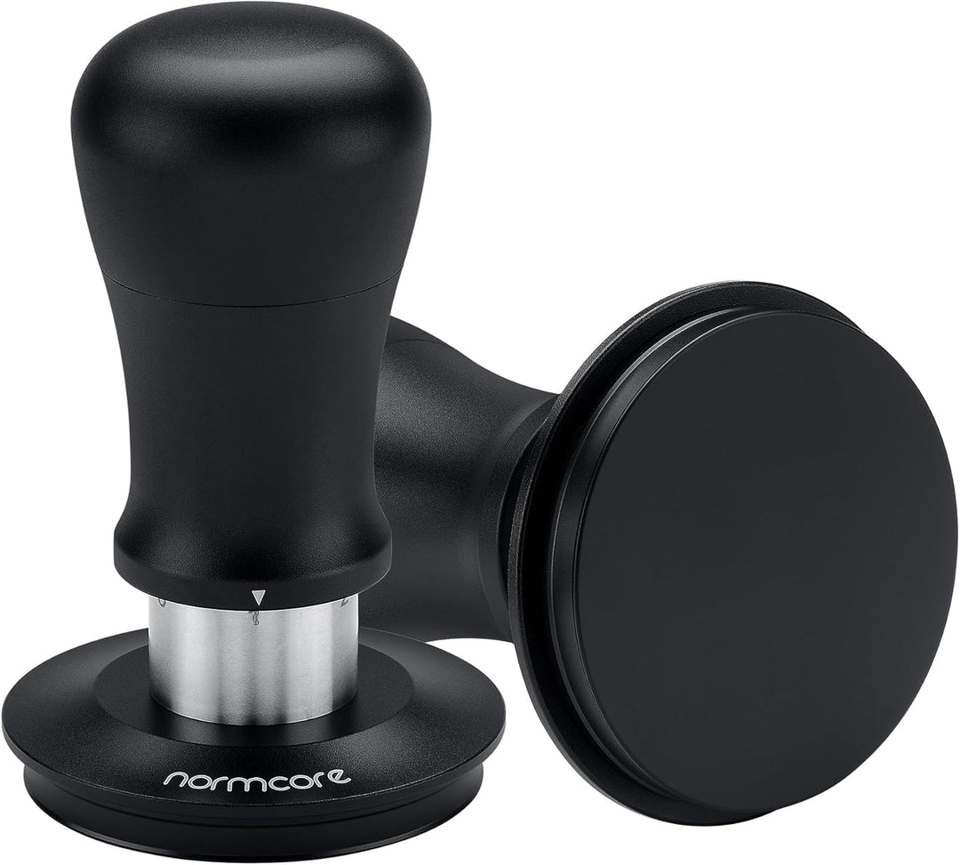 Normcore 58 mm Kaffeestampfer V5, federbelasteter Espresso-Tamper mit Titanbeschichtung, flachem Bod