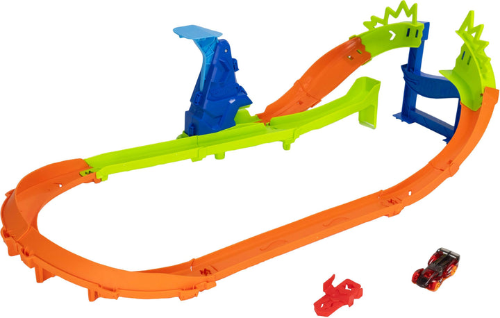 Hot Wheels Spielzeugauto, Stunt Tracks Sprung-Rennstrecke mit Die-Cast-Fahrzeug im Massstab 1:64, 18