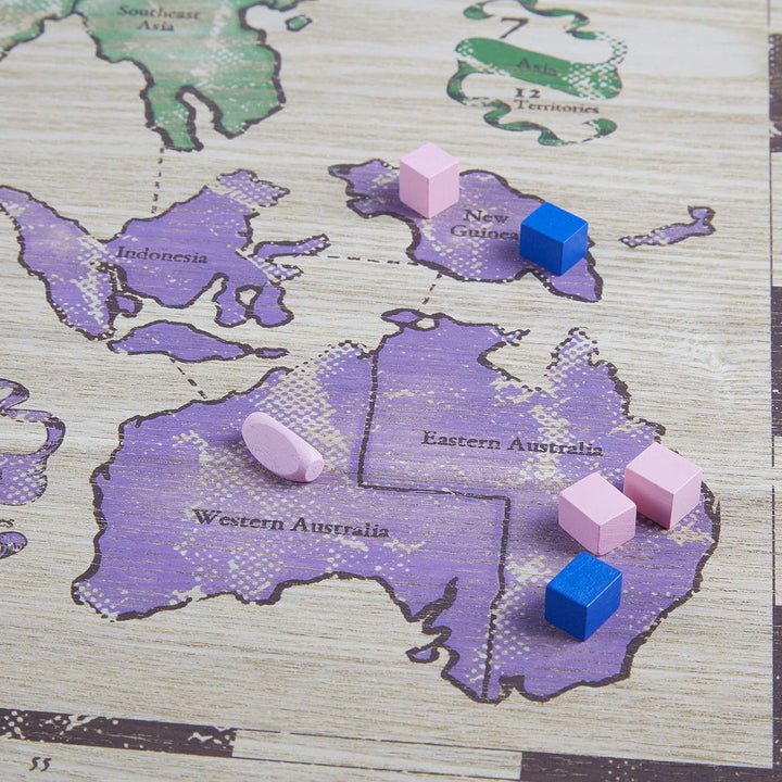 Hasbro Gaming Risiko Rustic, grosse Strategiespiel in Holz Edition, 2 Spieler, deutsche Sprachvarian