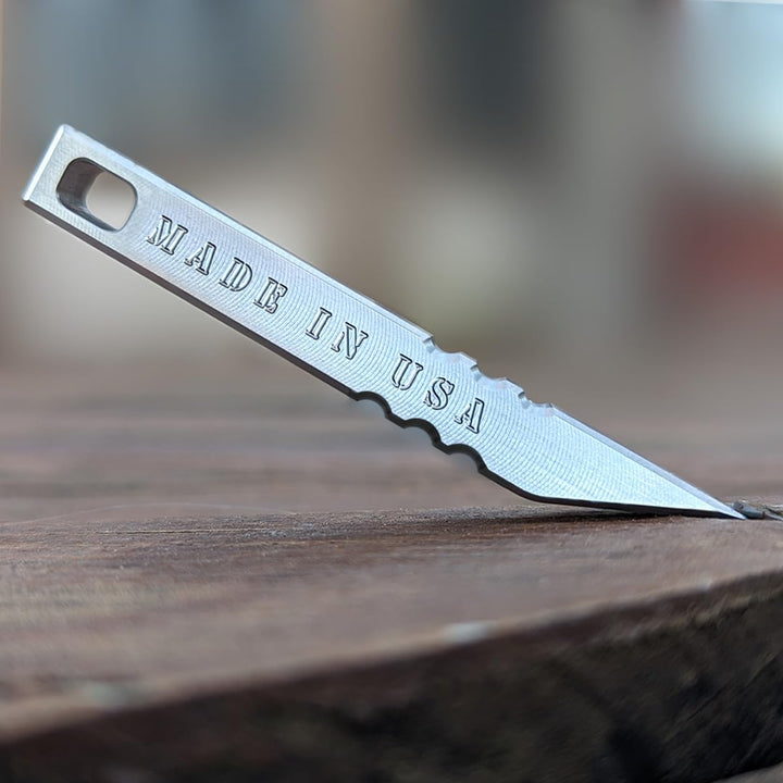 Milspin Rhino Bar EDC Mini-Hebeleisen aus Edelstahl, Schlüsselanhänger mit Schraubendreher, Boxöffne