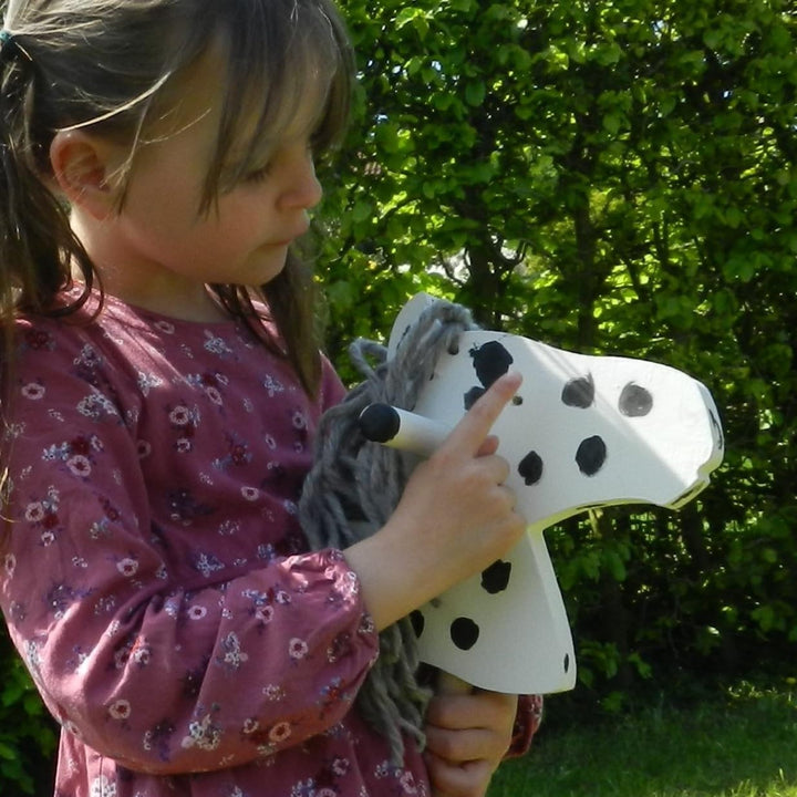DIY Steckenpferd Hobby Horse Holzpferd selbst gestalten basteln