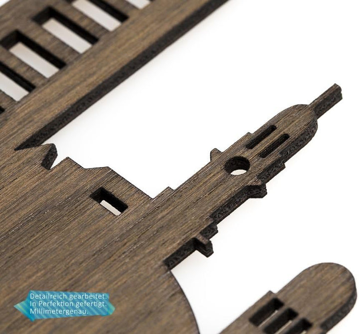 GRAVURZEILE Skyline Schalke Wanduhr aus geräuchertem Eichen-Holz - Design Uhr aus Echtholz - Origine