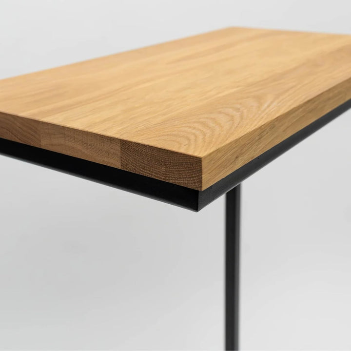 Beistelltisch Holz in C-Form - pulverbeschichteter Beistelltisch Eiche in Schwarz - Moderner Abstell