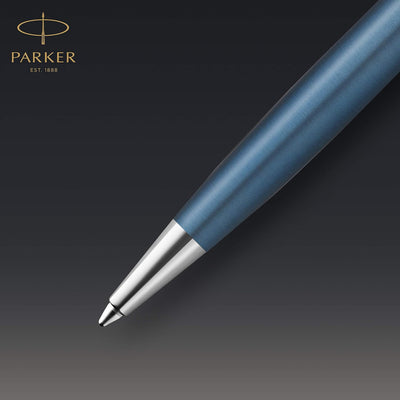 Parker Sonnet Kugelschreiber , Premium Metal & Blue Satinierung mit Chromverkleidung , Medium Spitze