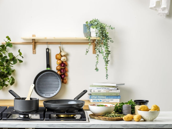 BK Cookware Balans Kochtopf aus Keramische mit Antihaftbeschichtung, 16 cm/1,5 l, mit Ausgiesser, In