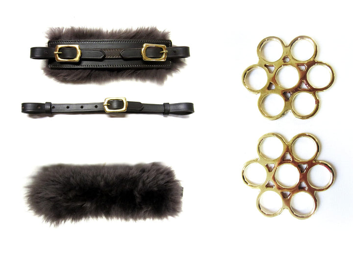 PS Pferdeartikel Set Gebisslose Zäumung Flower Messing - Gold - Echt Schaffell Braun mit goldenem Be