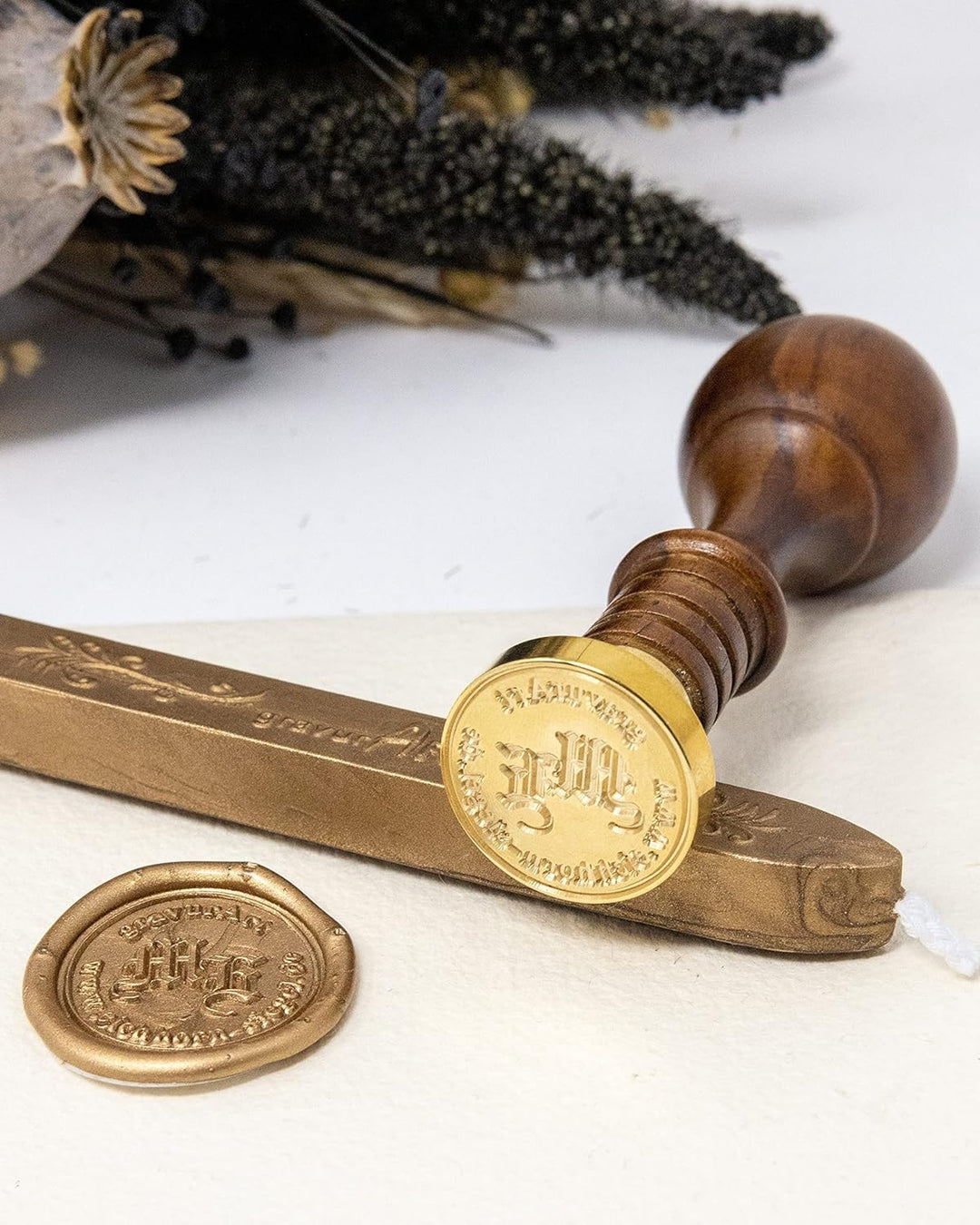 Siegelset gravurART, Siegelstempel personalisiert mit Initialen und Rundtext, incl. 2 Stangen Siegel