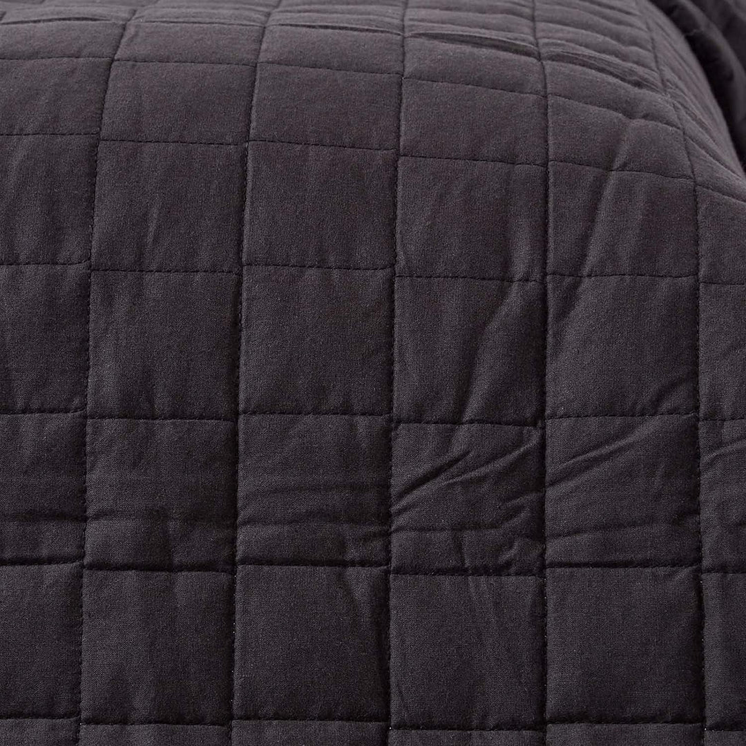 Homescapes Gesteppte Tagesdecke, schwarz/grau, Bettüberwurf aus 100% Baumwolle, Wendetagesdecke, 200