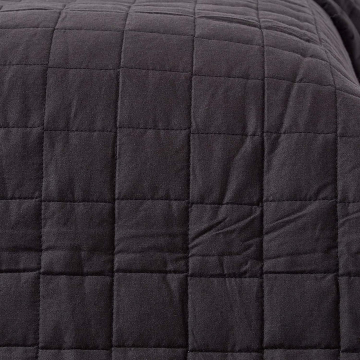 Homescapes Gesteppte Tagesdecke, schwarz/grau, Bettüberwurf aus 100% Baumwolle, Wendetagesdecke, 200