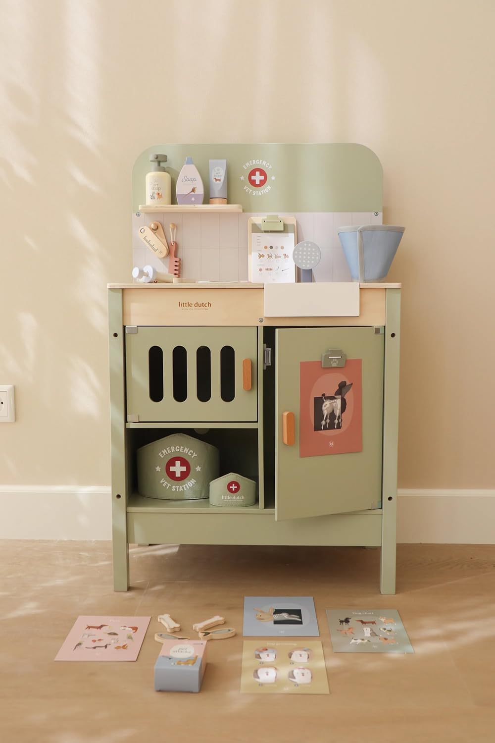 Little Dutch 2546 Holz Kindertierarztpraxis inkl. Zubehör - Mint