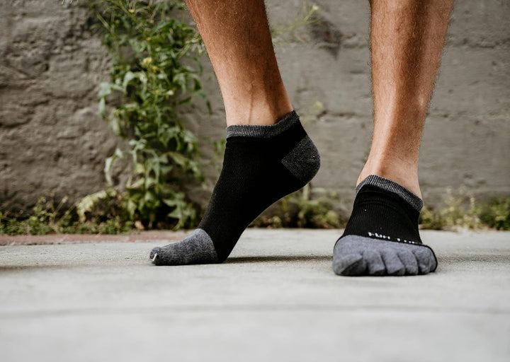FUN TOES Herren-Zehensocken, Barfuss, Laufen, leicht, 6 Paar, Grösse EU 39-46 Weiss, Weiß