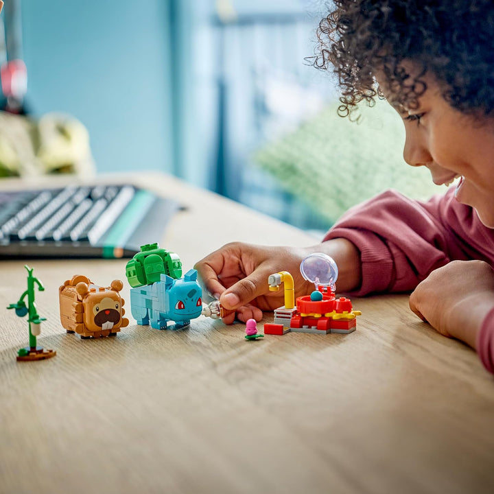 LEGO Pokémon SMART Play: Beerenfete mit Bisasam und Bidiza - kompatibles interaktives Set mit 2 SMAR