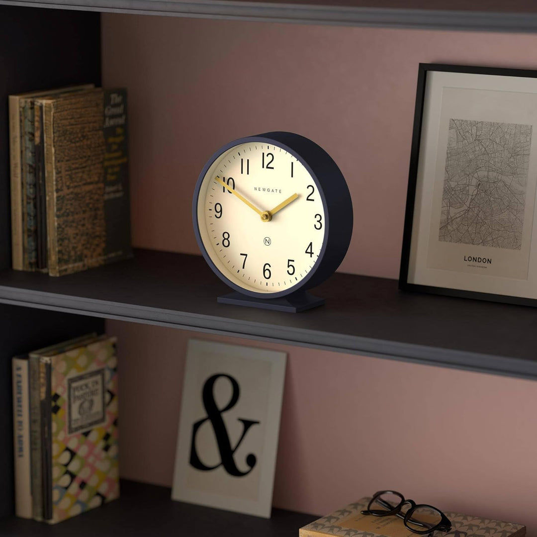 NEWGATE® Q Kaminsims Uhr | Moderne Klassische runde kaminuhr | Marineblau | Zeitgenössischer Stil fü