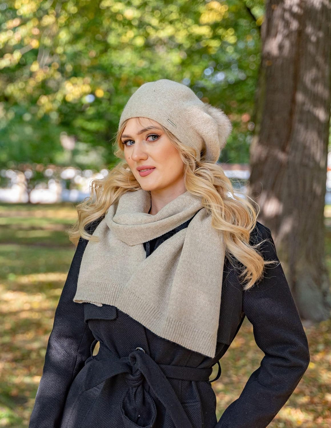 VIVISENCE Damen Baskenmütze Mit Bommel Eleganter Wintermütze Warm Und Gemütlich Kopfbedeckung An Win