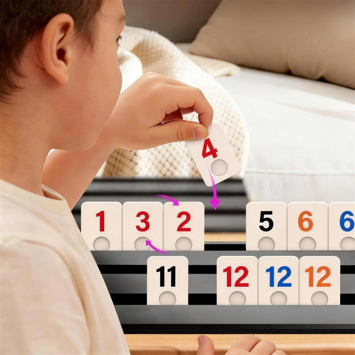 Rummy Reisespiel, Rummy Titel Set Mit 104 Karten und 4 Kartenständer Tragbares Mini Rummi Set Mit Au