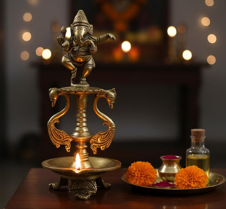 ESPLANADE - Messing Diya | Öllampe | Wohnkultur | Messing Diya | Messing Deepam | Messing Lampen | K