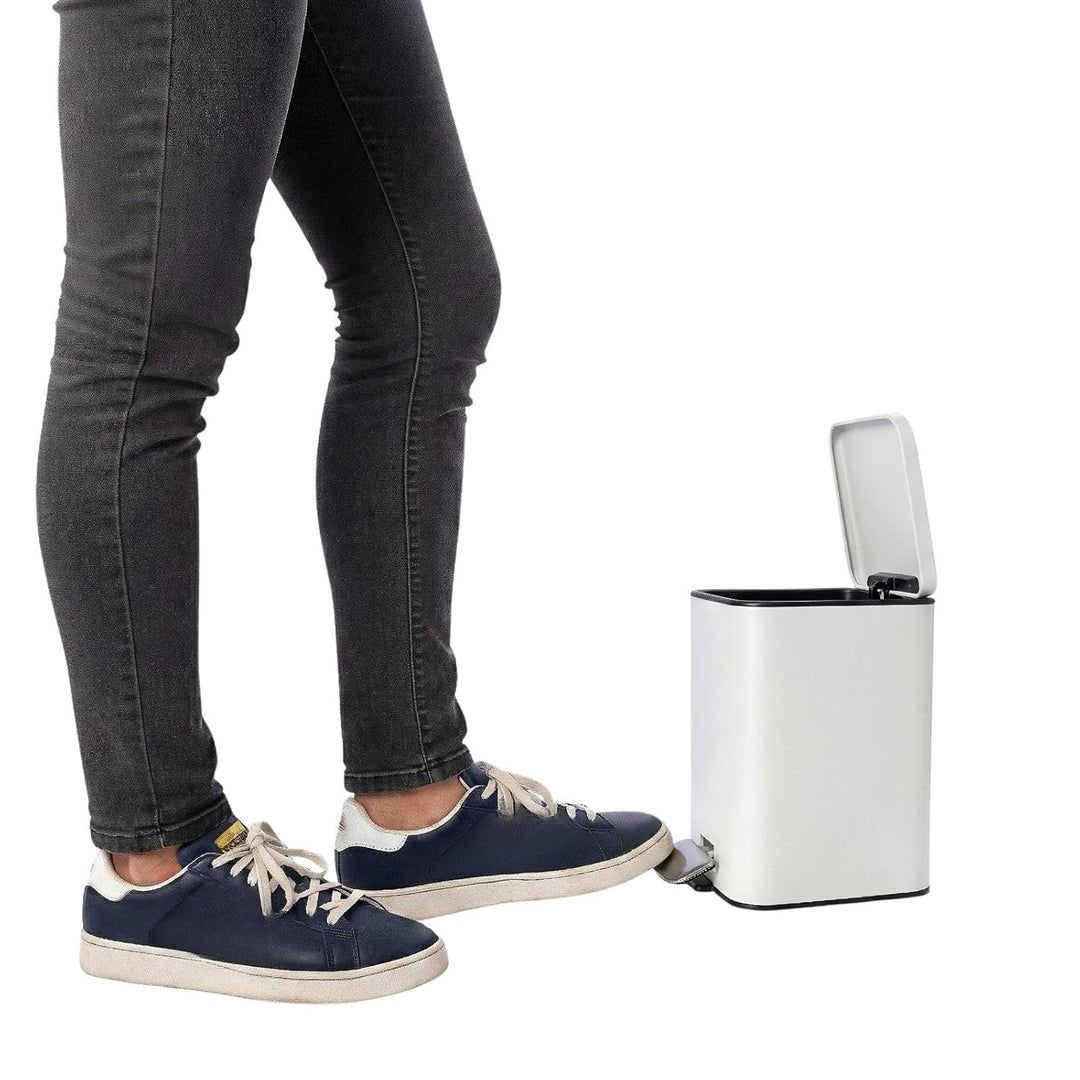 Erreke Badmülleimer mit Pedal 3L, Kosmetikeimer 3L aus Edelstahl mit Soft-Close Deckel, Herausnehmba