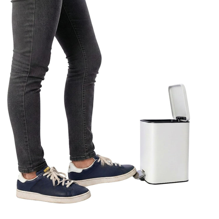 Erreke Badmülleimer mit Pedal 3L, Kosmetikeimer 3L aus Edelstahl mit Soft-Close Deckel, Herausnehmba