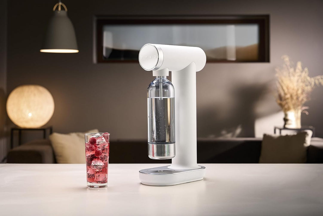 Smeg SKC01WHM Soda Maker, rutschfeste Füsse, platzsparendes Design, 800 ml, Mattweiss Einheitsgrösse