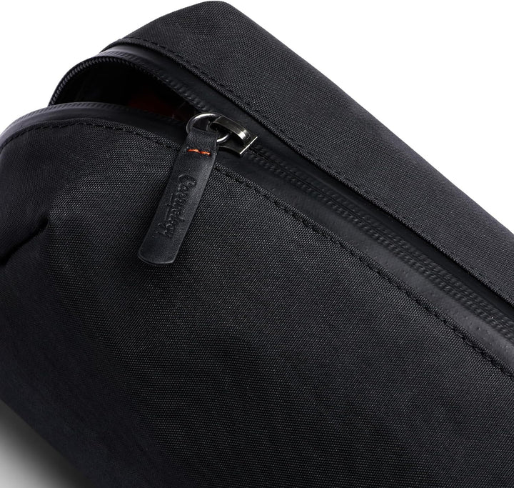Bellroy Toiletry Kit Plus – Carryology Essentials Edition (Grosser Kulturbeutel aus wasserabweisende