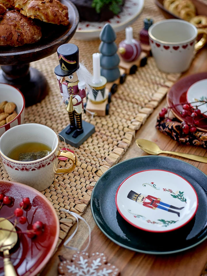 Bloomingville Vadim Nussknacker Tischdekoration zu Weihnachten als Zug mit Weihnachtsfiguren als dek