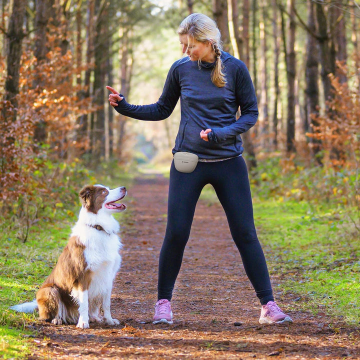 Navaris Hunde Futterbeutel aus Silikon 2er Set - 2X Snackbeutel mit Clip und Magnet - Futtertasche L