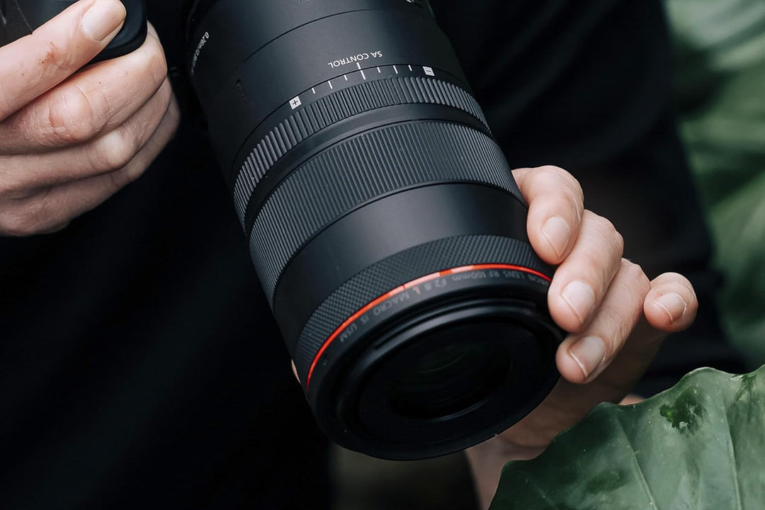 Canon Objektiv RF 100mm F2.8 L Macro is USM Makroobjektiv für EOS R5 / R6 (1,4 x Vergrösserung, 5 St