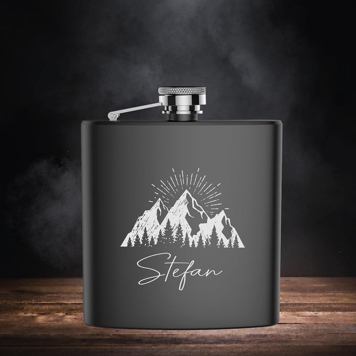 FORYOU24 Edelstahl Flachmann mit Gravur Der Berg Geschenk für Papa Opa Onkel Freund zu Weihnachten,
