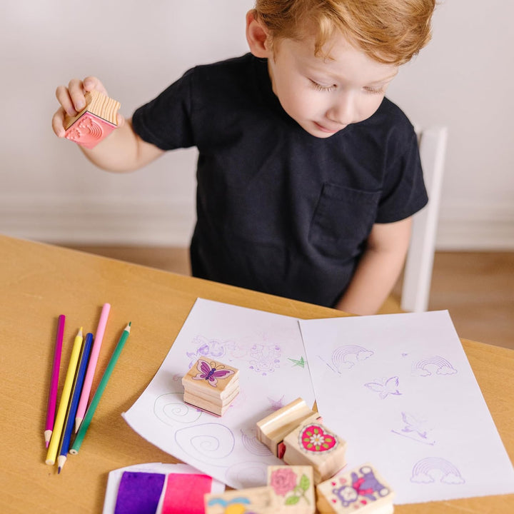 Melissa & Doug - Holzstempelset Freundschaft – 9 Stempel, 5 Buntstifte und EIN zweifarbiges Stempelk