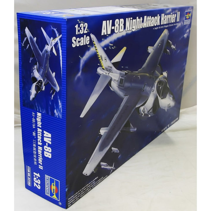 Trumpeter 02285 Modellbausatz AV-8B Night Attack Harrier II