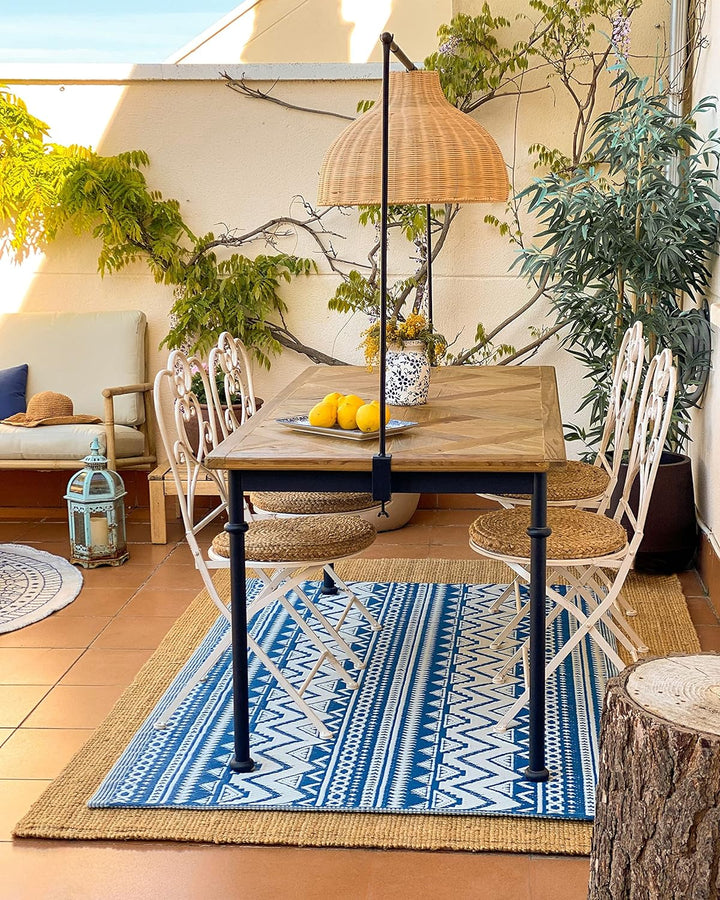 Rechteckiger Outdoor-Teppich blau türkis gemoetrisches Muster 120x180 cm Nagpur