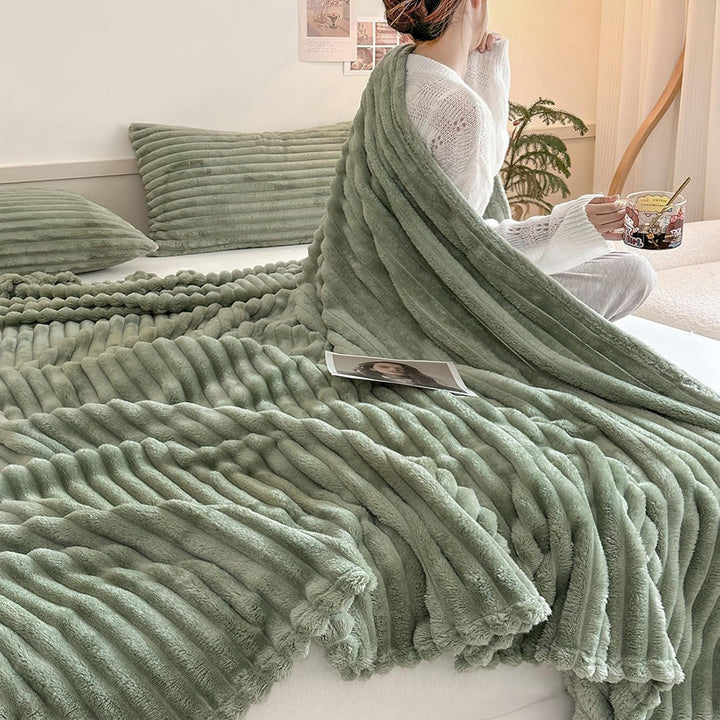 Kuscheldecke 200x230 cm - Warme Flausige Bettüberwurf Decke und Sofadecke Mama, Frauen und Freundin