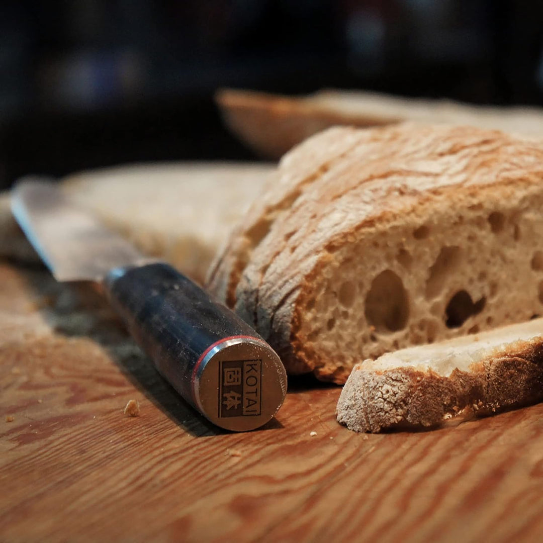 KOTAI Brotmesser| Messer mit Wellenschliff | 20-cm-Klinge | Von Hand gehämmert und geschärft | Ultra