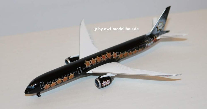 Herpa 531740 Other License B787-10 Weihnachten 2018, farbig