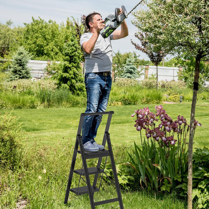 Aufun Trittleiter 3 Stufen, Klappleiter mit breitem Anti-Rutsch-Pedal, Mit Handlauf Haushaltsleiter