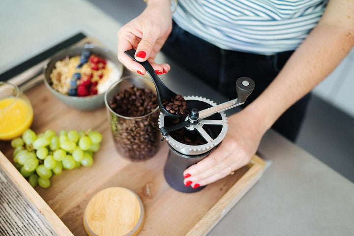 Peugeot Kaffeemühle Kronos 19 cm Schokolade I Hochwertige Kaffeemühle manuell aus robustem Edelstahl