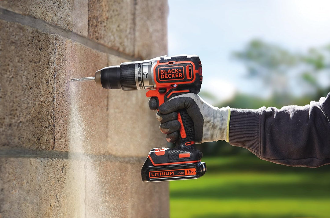 Black+Decker Akku-Schlagbohrschrauber (18 V 1,5Ah, mit bürstenlosem 2-Gang-Getriebe, LED-Arbeitslich