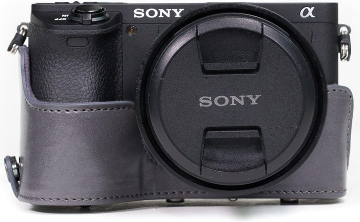 MegaGear Sony Alpha A6500 (up to 16-70mm Objektiv) Ever Ready Leder Kamera-Case mit Trageriemen und