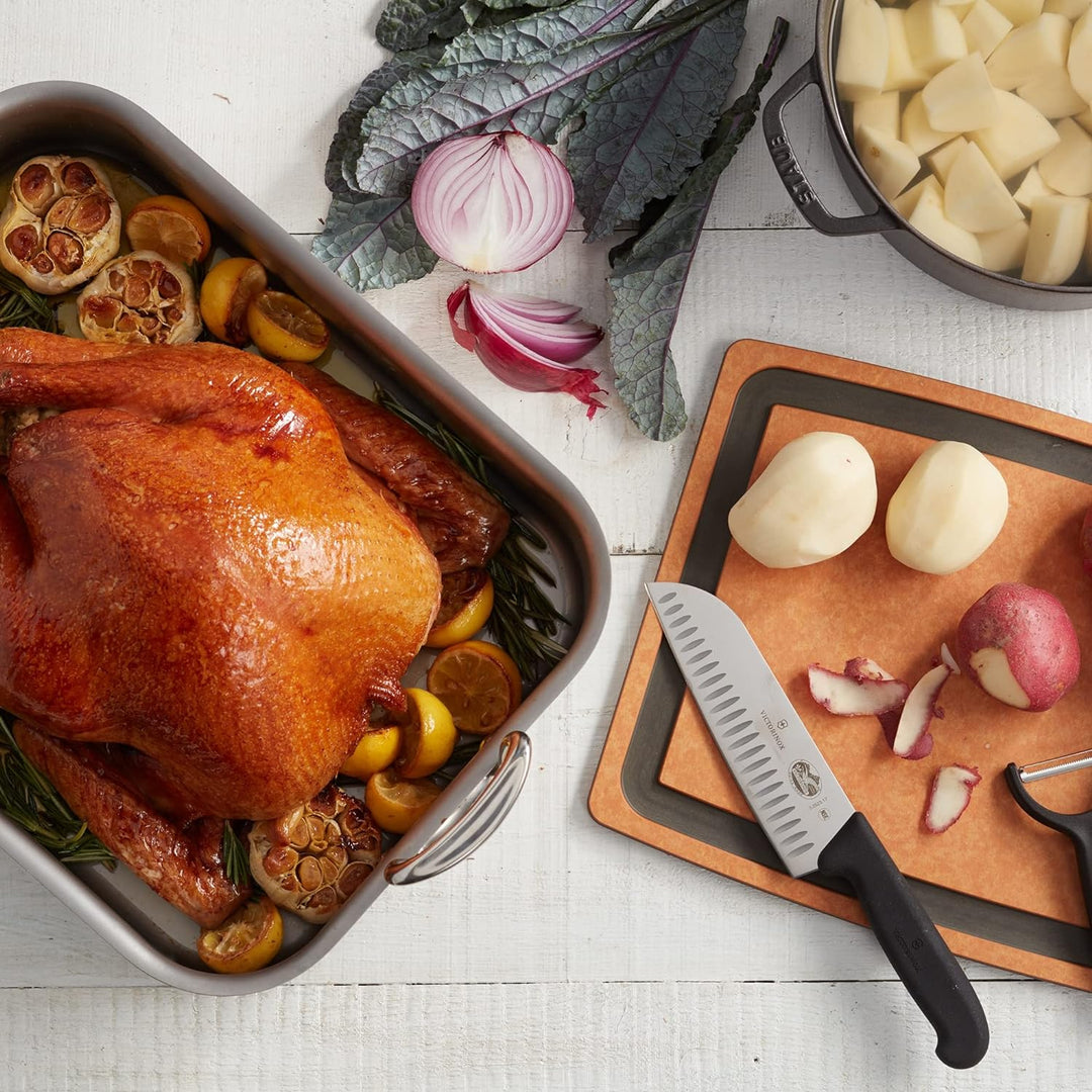 Victorinox & Swiss Classic Küchenmesser, Santokumesser, Extra Scharfe Klinge, Kullenschliff, 17 cm,