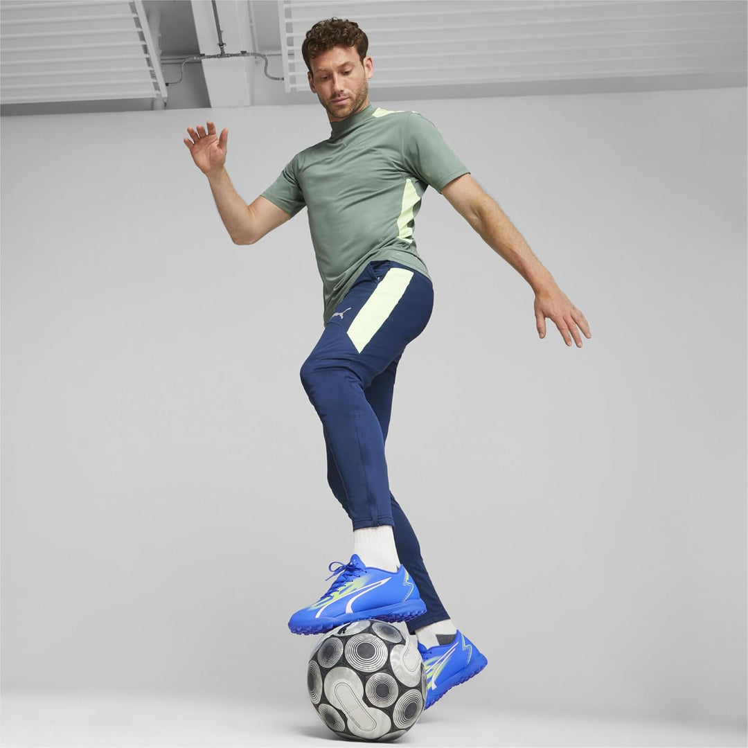 PUMA Men's Ultra Play TtSoccer Shoe 44.5 EU Ultra Blue Puma White Pro Grün, 44.5 EU Ultra Blue Puma