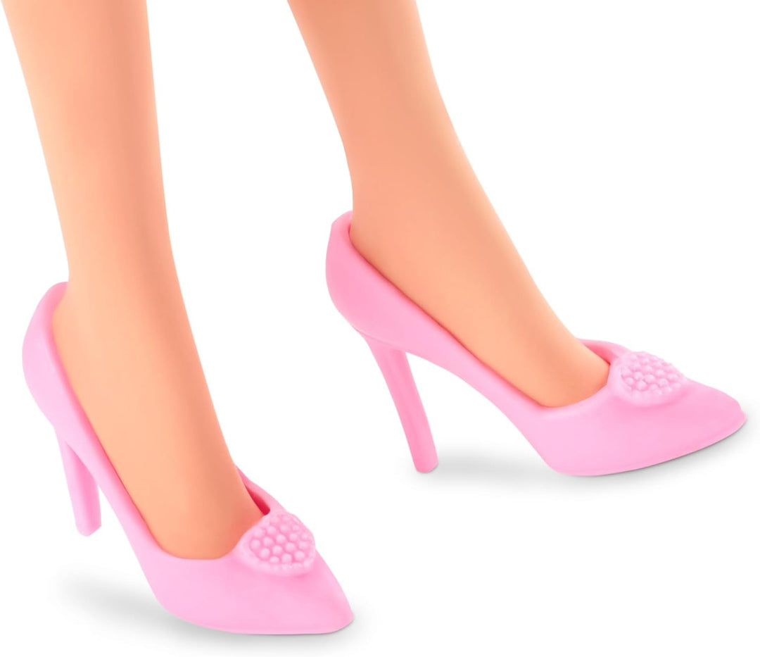 Barbie Puppe, Barbie the movie doll, in rosa weissem Kleid und Gänseblümchen Halskette, Barbie Margo