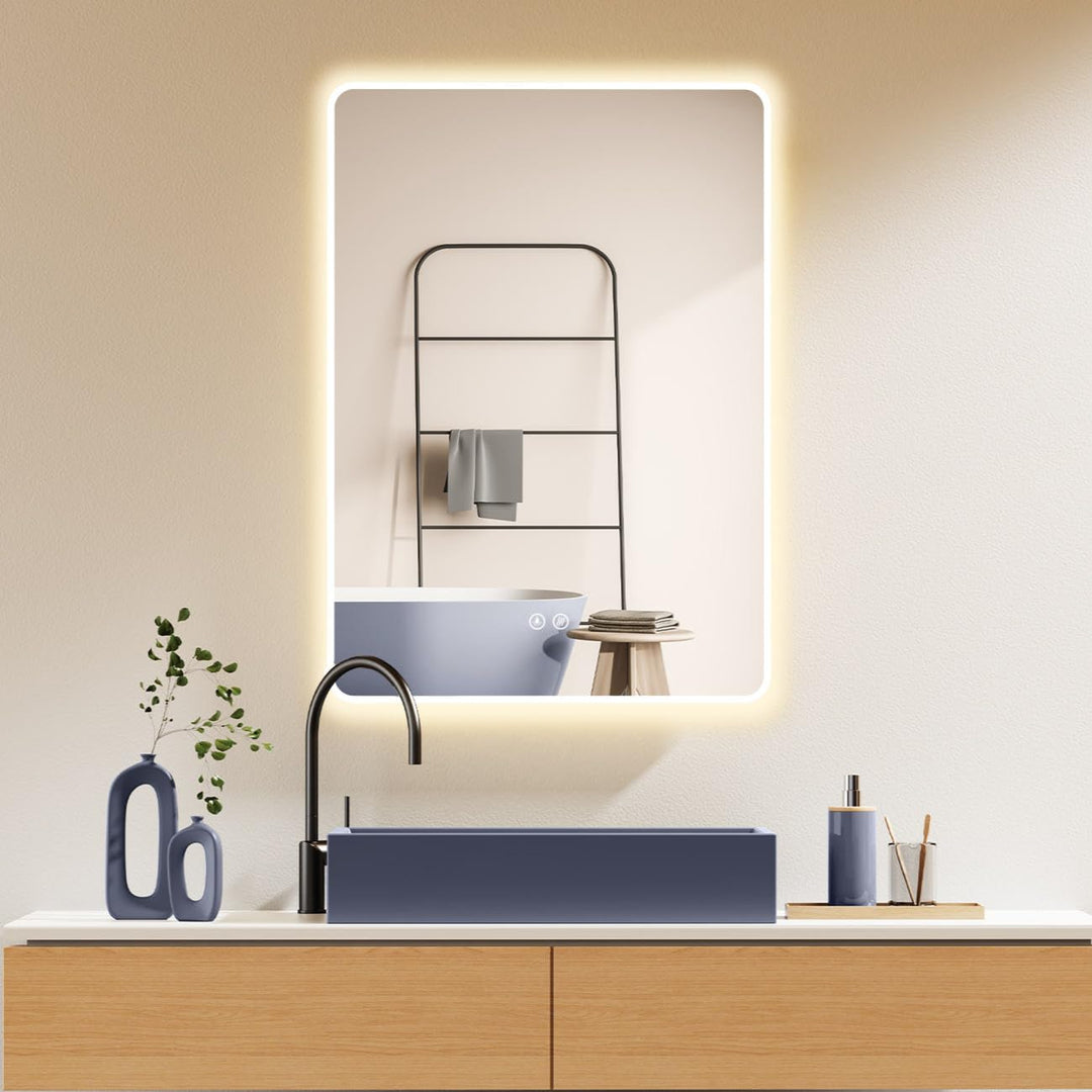 HOKO LED Badspiegel 50x70 cm / 70x50 cm Kansas mit Antibeschlag, Weisser Alurahmen, HOCH+QUER Montag