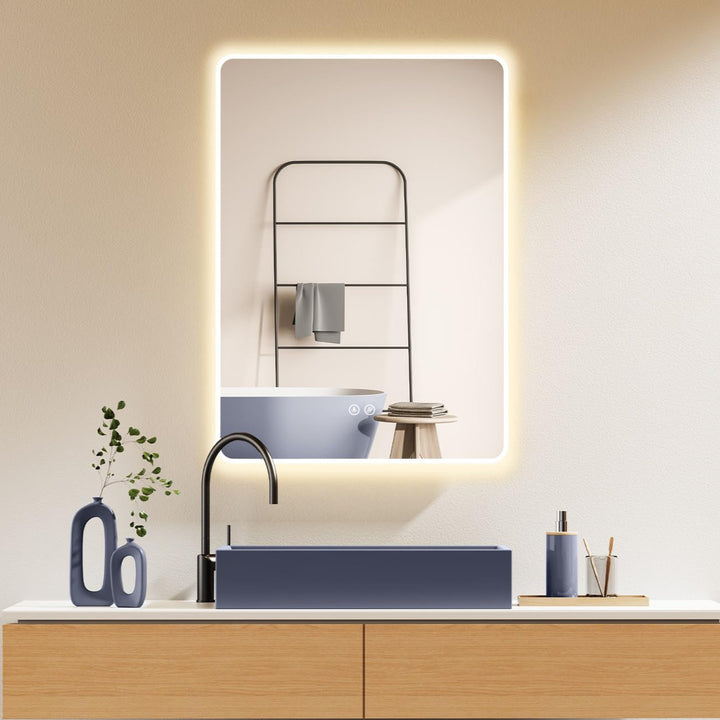 HOKO LED Badspiegel 50x70 cm / 70x50 cm Kansas mit Antibeschlag, Weisser Alurahmen, HOCH+QUER Montag