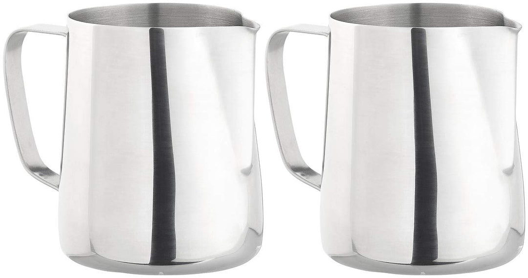 Milchkännchen: 2er-Set Edelstahl-Kännchen zum Aufschäumen, mit Mess-Skala, 580 ml (Milchschaumtöpfe,