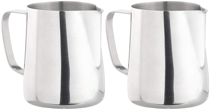 Milchkännchen: 2er-Set Edelstahl-Kännchen zum Aufschäumen, mit Mess-Skala, 580 ml (Milchschaumtöpfe,
