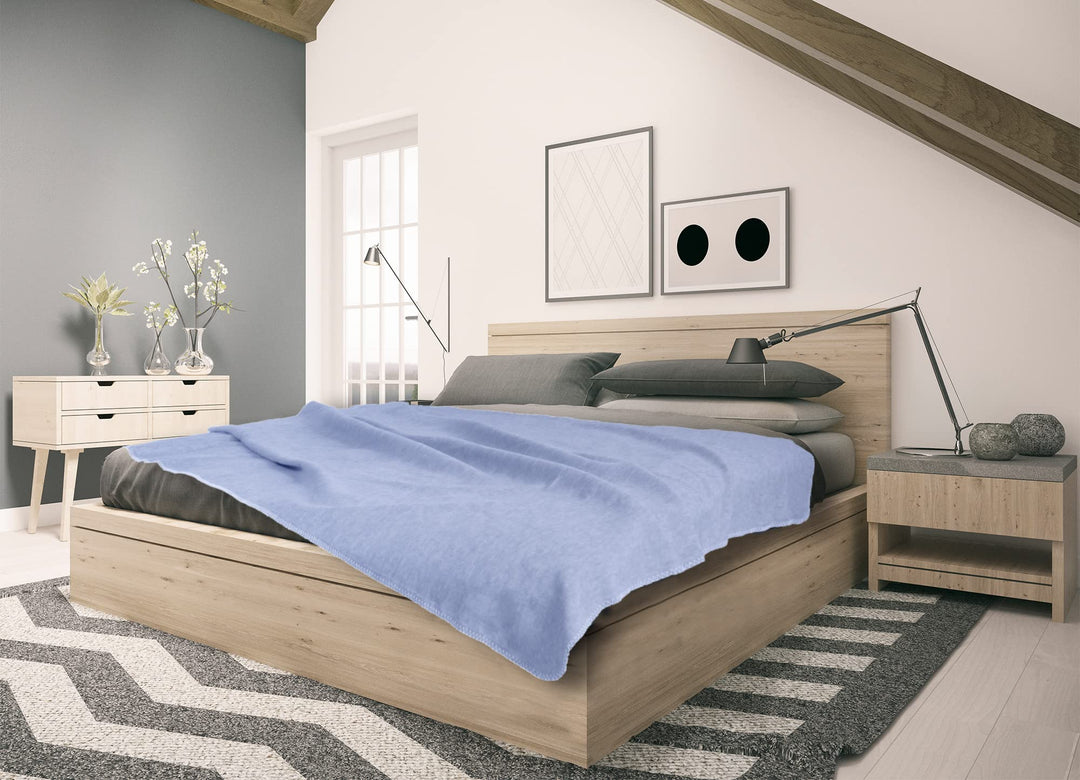 sleepling Kuscheldecke Made in Germany, kleine Sofadecke, 75 x 120 cm,Made in Green, waschbar, grau-